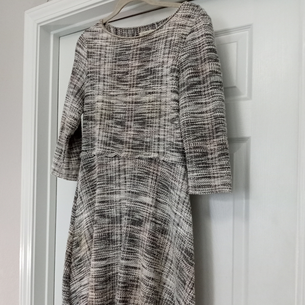 Ladies dress size m. Very nice for office wear. BLK and white tweed look.